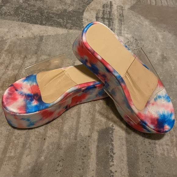 Colorful Platforms - Picture 2 of 2